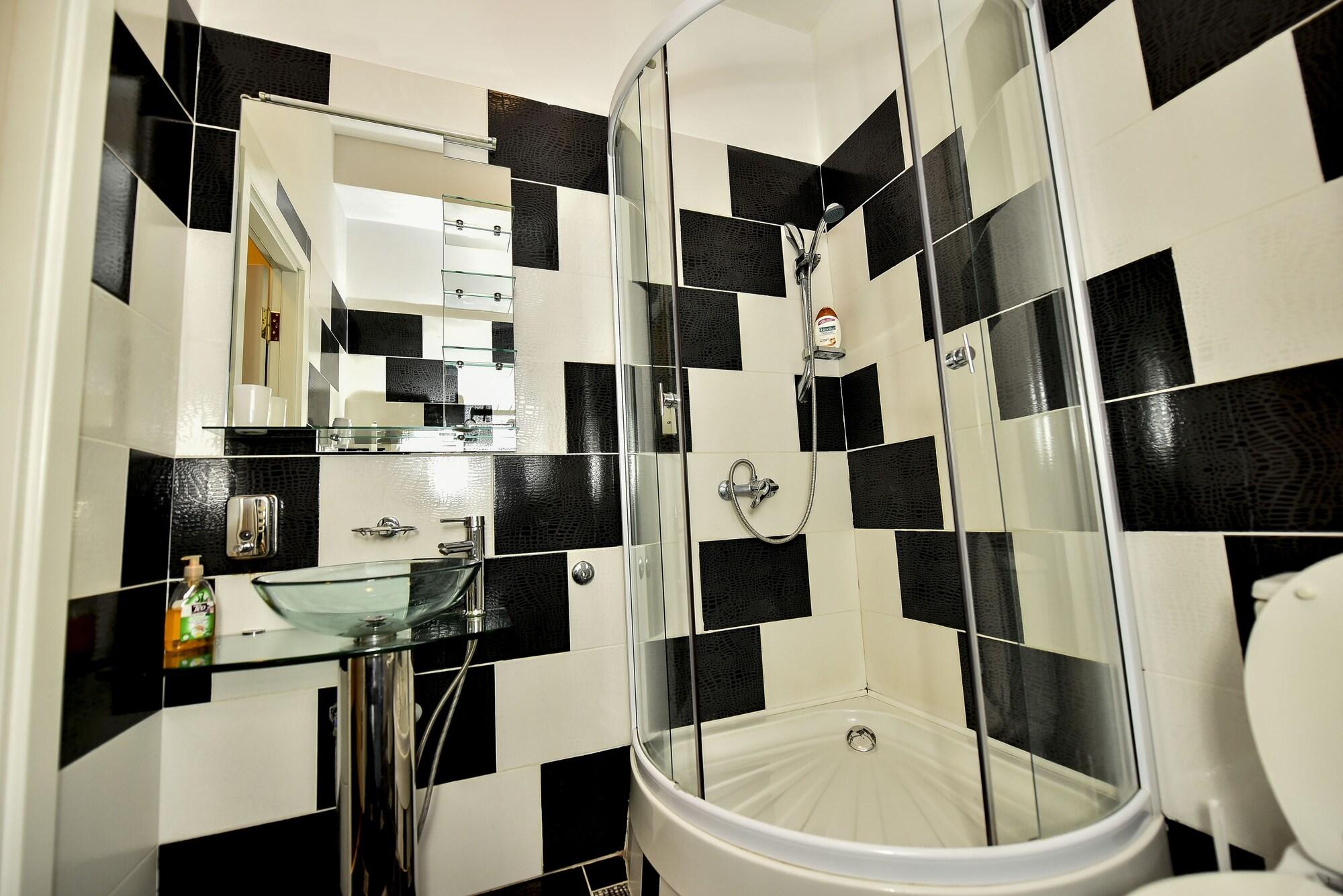 Mesogios Hotel Кишинёв Экстерьер фото