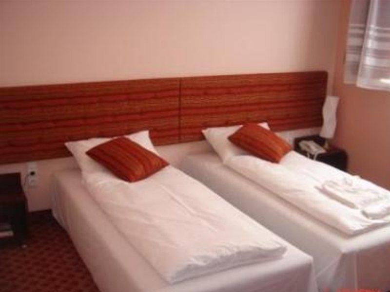 Mesogios Hotel Кишинёв Экстерьер фото